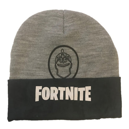 Зимна шапка Fortnite сива с шлема на Черния рицар