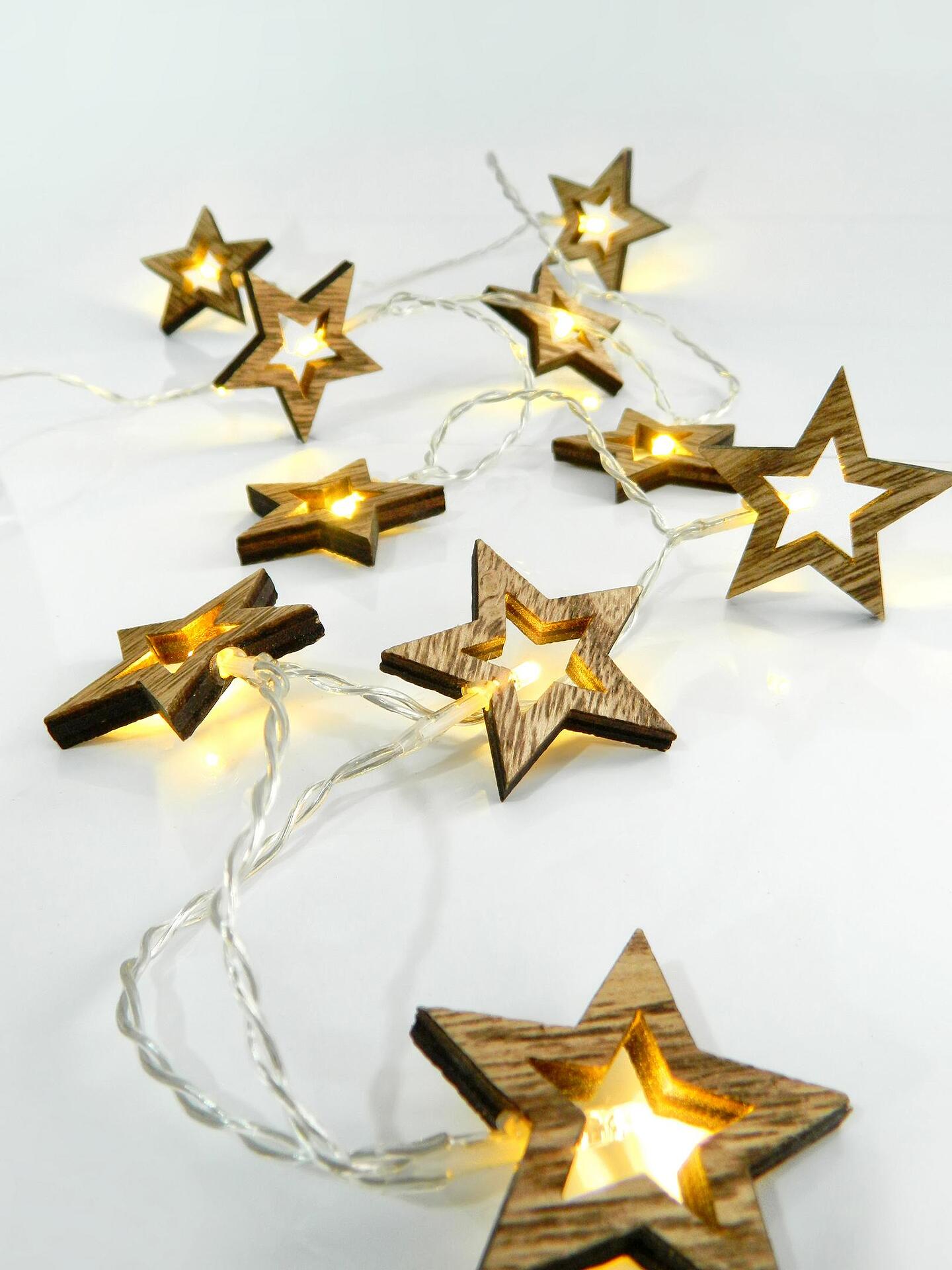 ЛАМПИЧКИ 10 LED 5MM ДЪРВ.ЗВЕЗДИ 5CM, 3xAA, ПРОЗР.КАБЕЛ, WW, IP20