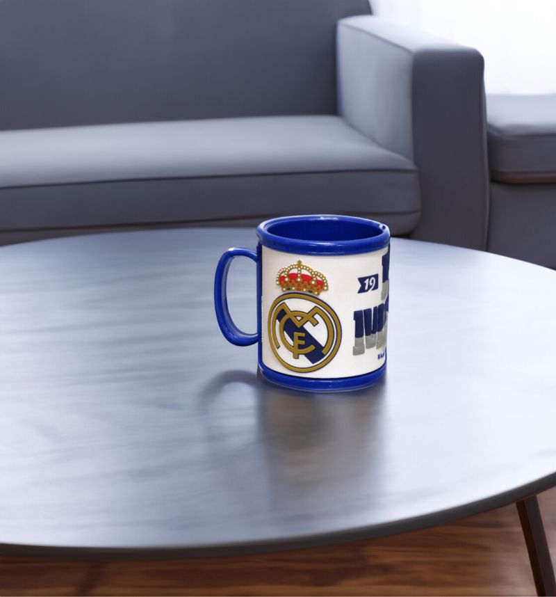 Пластмасова чаша Real Madrid с гумени надписи