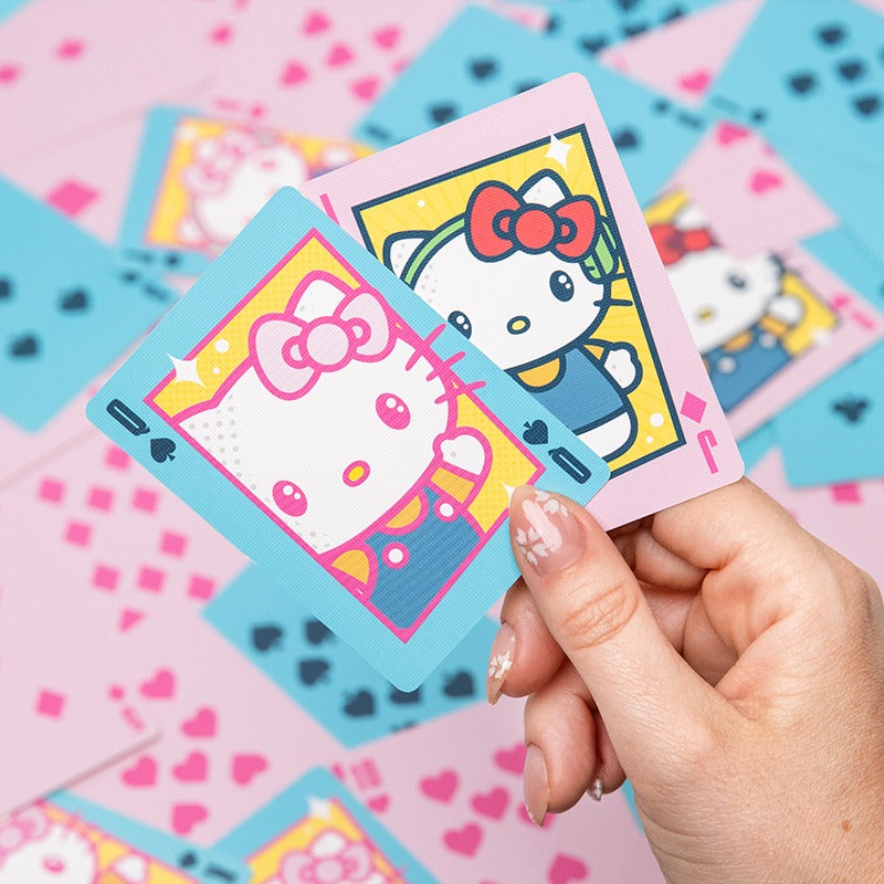Карти за игра Hello Kitty в метална кутия