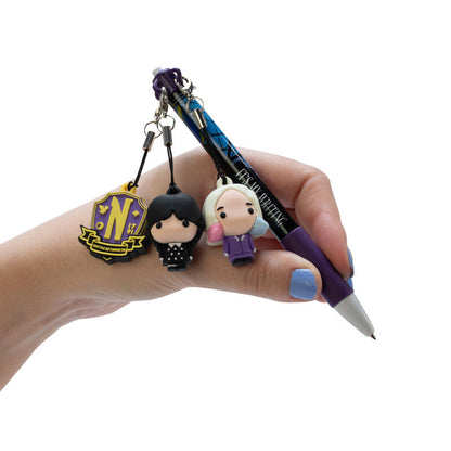 Мини химикал Wednesday с приятел